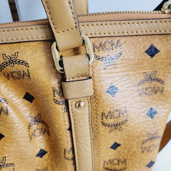 MCM Cognac crossbody - Picture 7 of 16